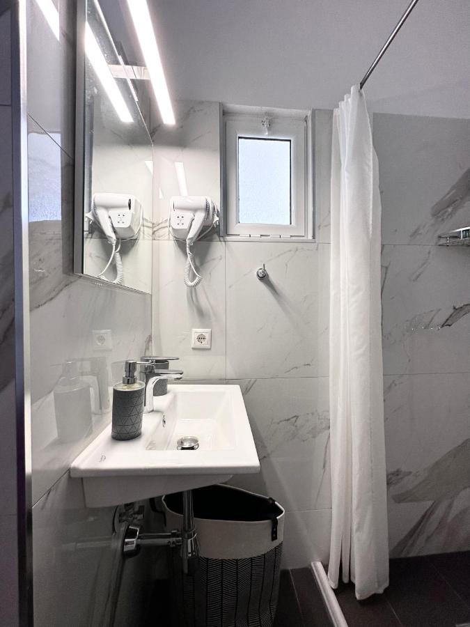 Meto Rooms Sarande Exterior photo