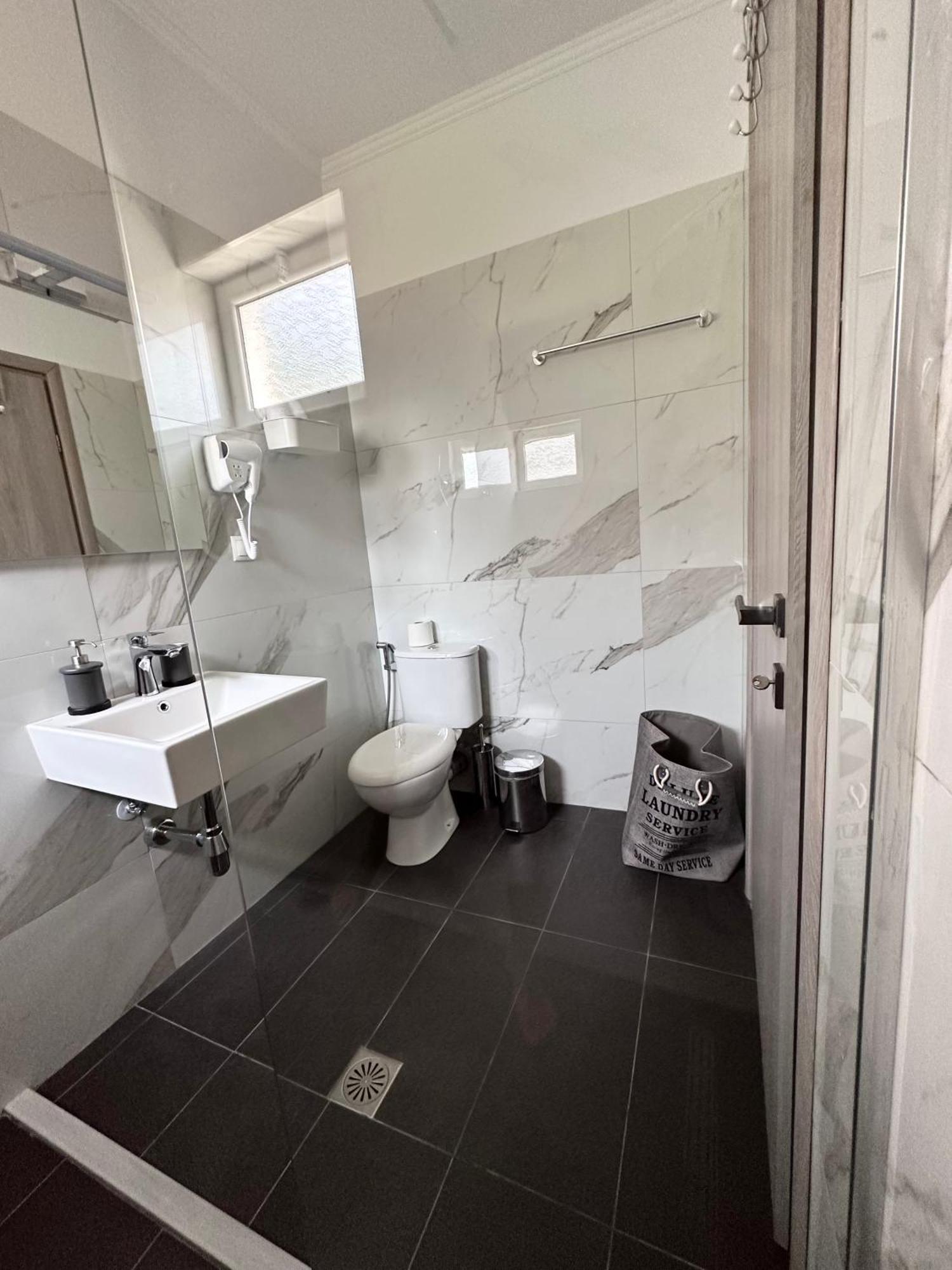 Meto Rooms Sarande Exterior photo